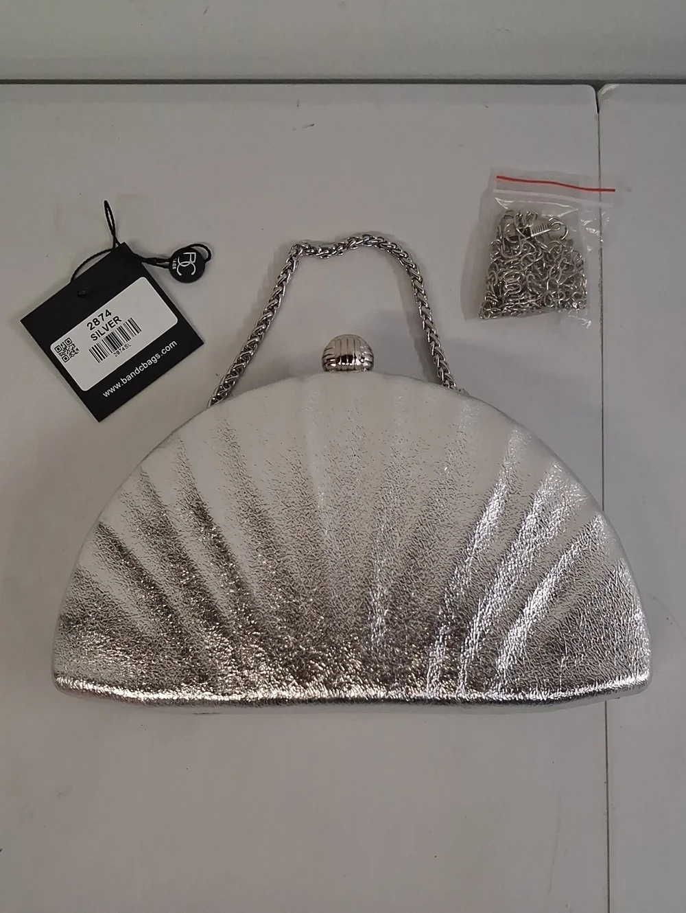 NWT Womens Silver Metallic Shell-Texture Evening Clutch -
